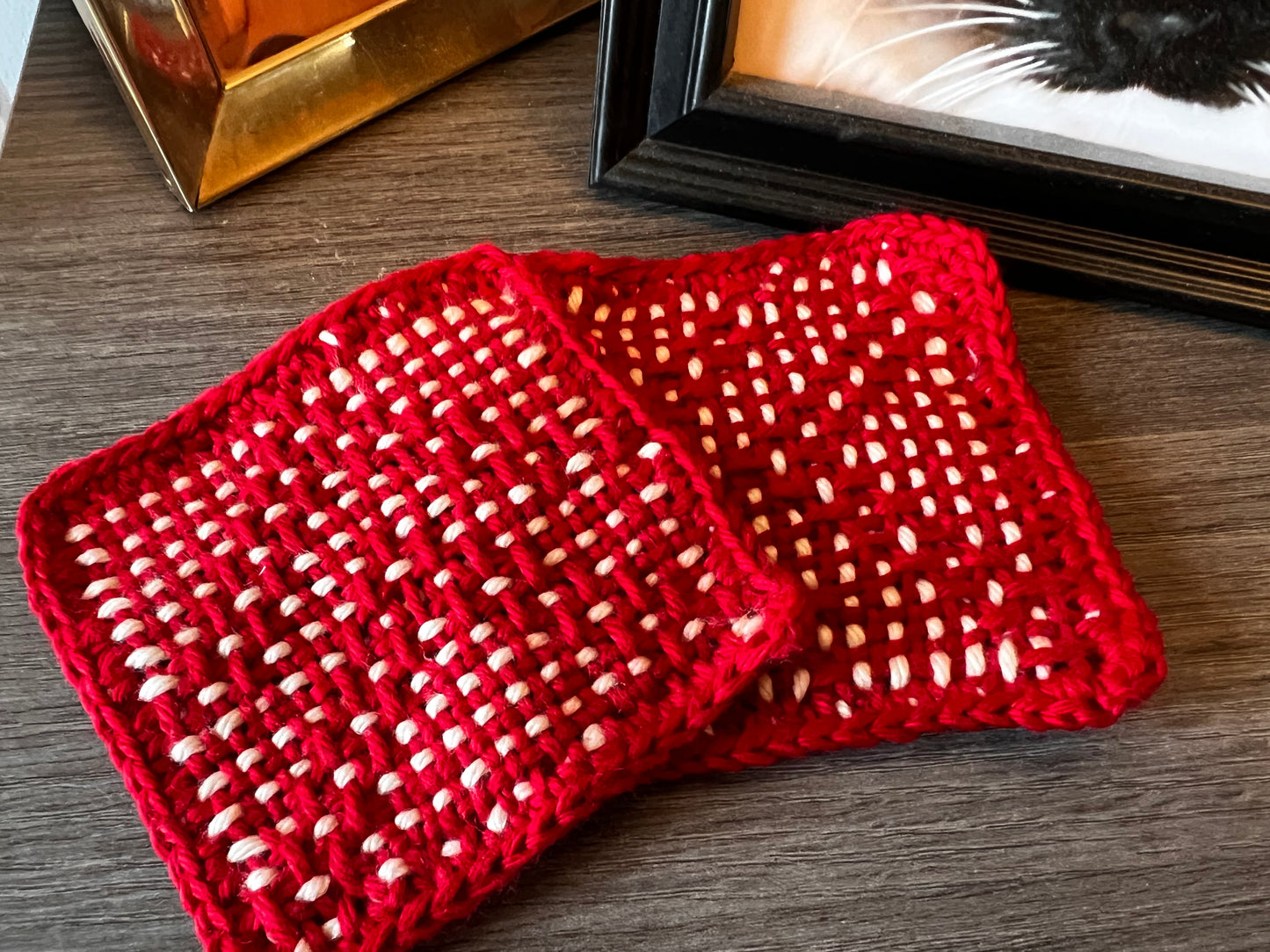 Mug Rugs red on white